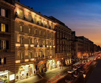 Fachada del Hotel Artemide en Roma
